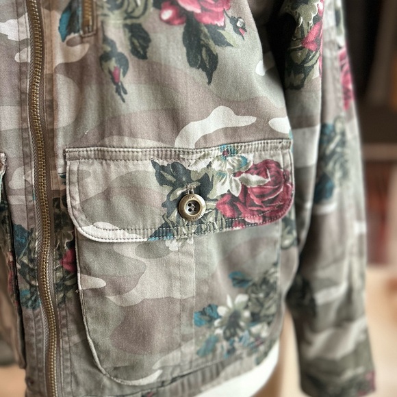Jolt Floral Camo Utility Jacket Size Small - Picture 3 of 10